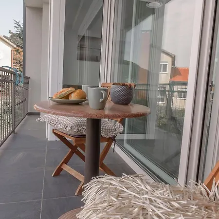 3 Apartment *